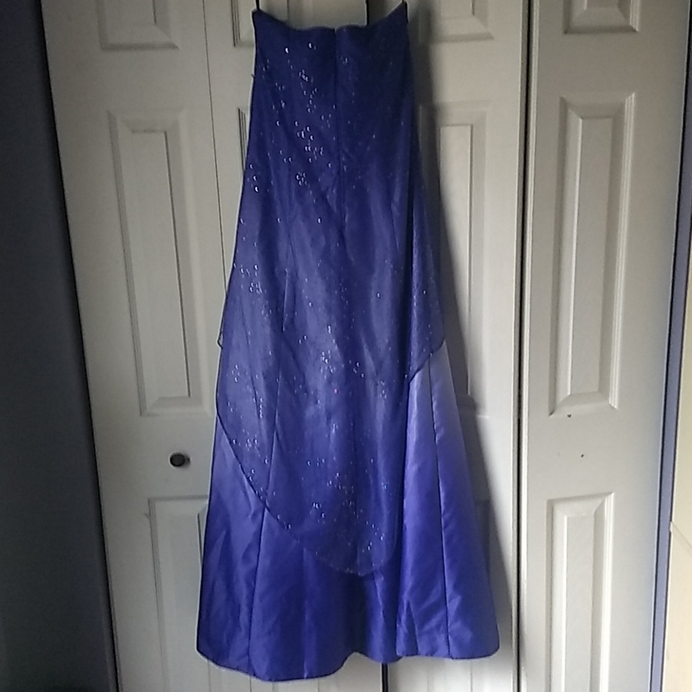 Dress - Picture 4 of 6